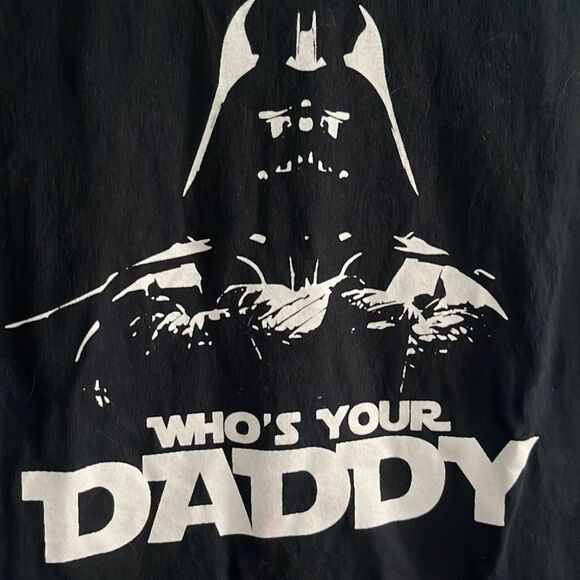 WHO’S Your Daddy Graphic Tee - Picture 2 of 4